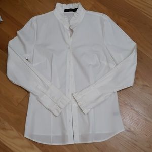 Perfect whiteong sleeves blouse